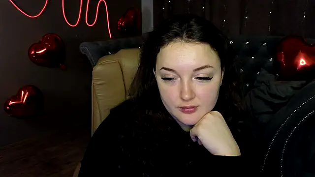 GloriNichols online show from February 12, 2025, 6:51 am