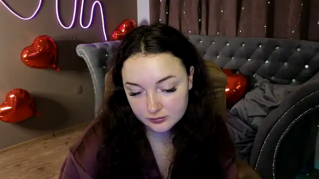 GloriNichols online show from February 21, 2025, 7:01 am