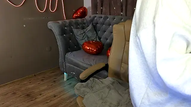 GloriNichols online show from March 15, 2025, 6:58 am