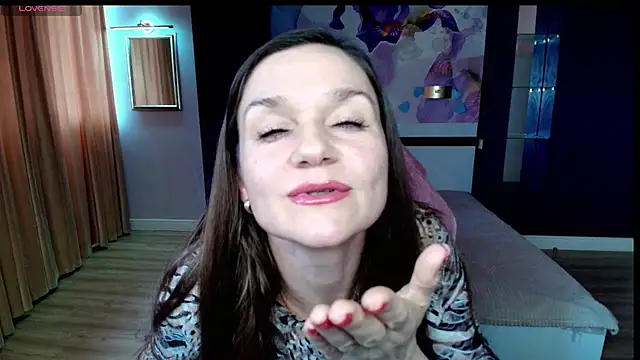 AriaGray online show from July 4, 2026, 8:09 am