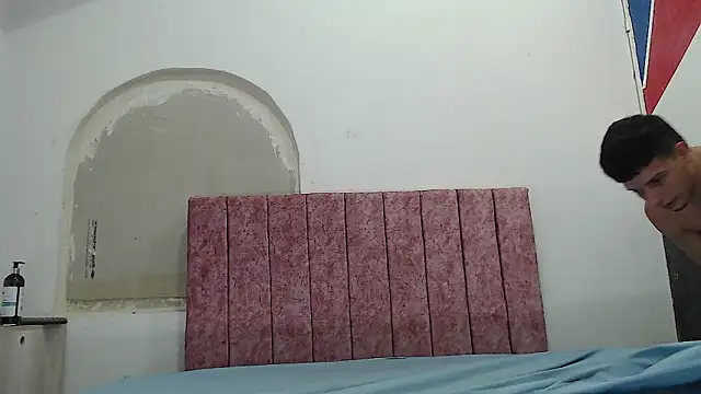 FerneyManti online show from February 8, 2025, 6:44 pm