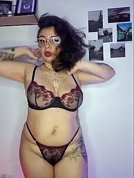 Snapshot of Aria_Bennett21 chatting on January 2, 2025, 6:07 am Aria Bennett21 online show from January 2, 2025, 6:07 am