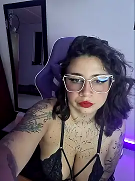 Snapshot of Aria_Bennett21 chatting on January 21, 2025, 12:25 am Aria Bennett21 online show from January 21, 2025, 12:25 am