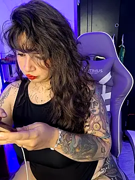 Snapshot of Aria_Bennett21 chatting on September 28, 2025, 2:17 am Aria Bennett21 online show from September 28, 2025, 2:17 am