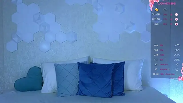 Lynna Sparks online show from October 20, 2025, 2:56 am