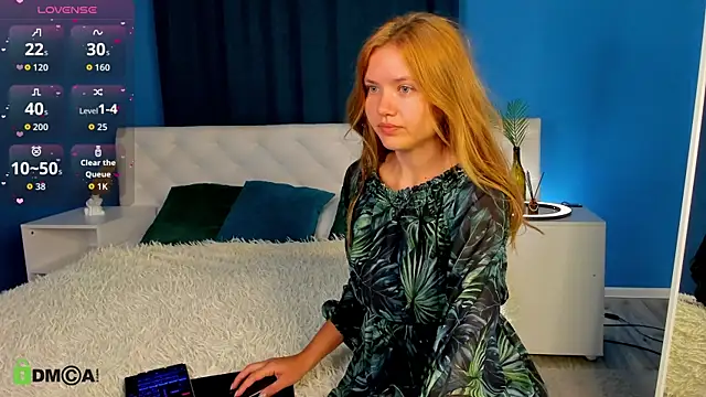 Eva  Lewis online show from September 29, 2025, 12:05 am