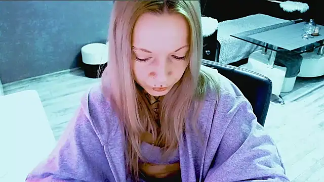 InesGold online show from October 17, 2025, 7:22 am