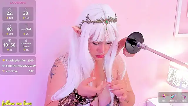 zyle boobs online show from November 16, 2025, 12:11 pm