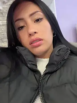 Snapshot of Sara_luna_ chatting on December 14, 2024, 3:25 pm Sara luna  online show from December 14, 2024, 3:25 pm