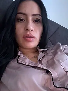 Snapshot of Sara_luna_ chatting on December 17, 2024, 1:27 pm Sara luna  online show from December 17, 2024, 1:27 pm