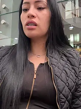 Snapshot of Sara_luna_ chatting on January 6, 2025, 4:02 pm Sara luna  online show from January 6, 2025, 4:02 pm