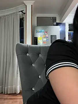 Snapshot of Sara_luna_ chatting on January 9, 2025, 12:57 am Sara luna  online show from January 9, 2025, 12:57 am