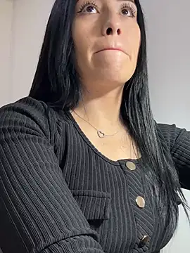 Snapshot of Sara_luna_ chatting on February 27, 2025, 3:15 pm Sara luna  online show from February 27, 2025, 3:15 pm