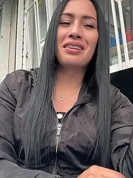 Snapshot of Sara_luna_ chatting on March 21, 2025, 10:39 pm Sara luna  online show from March 21, 2025, 10:39 pm