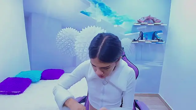 DEMI LEED online show from November 5, 2025, 12:27 pm