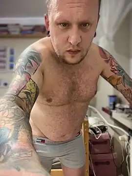 Snapshot of PierreNaked89 chatting on November 7, 2025, 10:43 pm PierreNaked89 online show from November 7, 2025, 10:43 pm