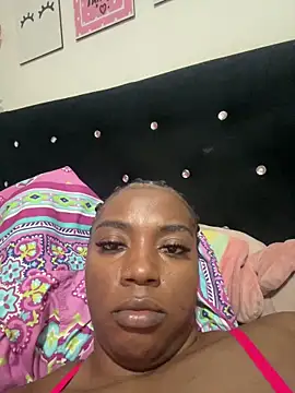 Snapshot of CiaraEbony chatting on April 28, 2026, 12:42 am CiaraEbony online show from April 28, 2026, 12:42 am