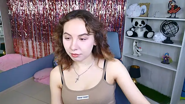 JasmineMilko online show from April 6, 2026, 5:08 am