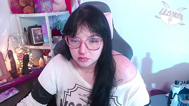 Snapshot of LiloMoon69 chatting on December 4, 2024, 6:11 am LiloMoon69 online show from December 4, 2024, 6:11 am