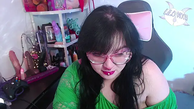 Snapshot of LiloMoon69 chatting on December 10, 2024, 3:20 am LiloMoon69 online show from December 10, 2024, 3:20 am