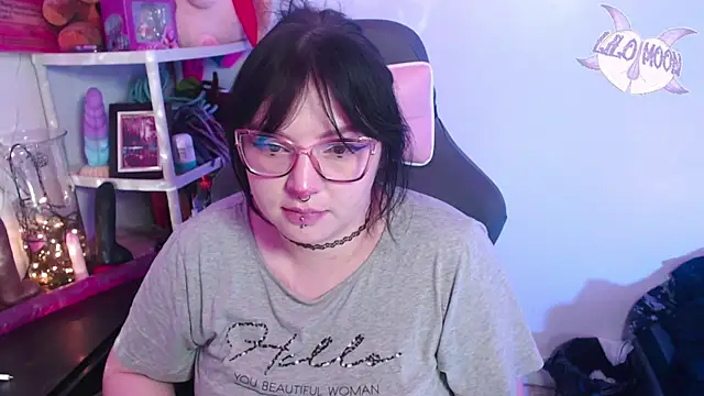 Snapshot of LiloMoon69 chatting on January 13, 2025, 6:49 am LiloMoon69 online show from January 13, 2025, 6:49 am