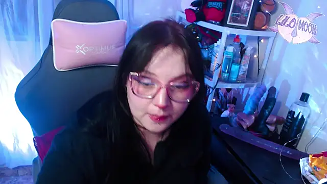Snapshot of LiloMoon69 chatting on January 31, 2025, 6:46 am LiloMoon69 online show from January 31, 2025, 6:46 am