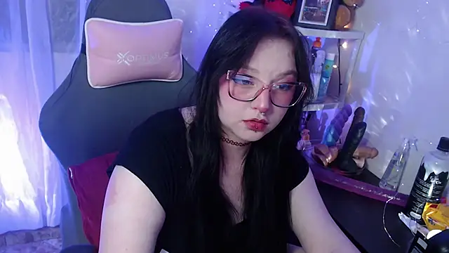 Snapshot of LiloMoon69 chatting on February 3, 2025, 3:42 am LiloMoon69 online show from February 3, 2025, 3:42 am