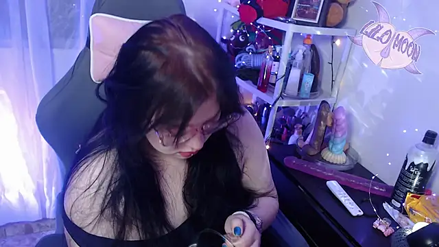 Snapshot of LiloMoon69 chatting on February 4, 2025, 3:54 am LiloMoon69 online show from February 4, 2025, 3:54 am