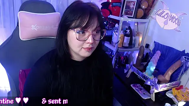 Snapshot of LiloMoon69 chatting on February 14, 2025, 6:34 am LiloMoon69 online show from February 14, 2025, 6:34 am