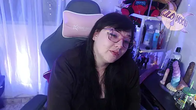 Snapshot of LiloMoon69 chatting on February 24, 2025, 7:00 am LiloMoon69 online show from February 24, 2025, 7:00 am