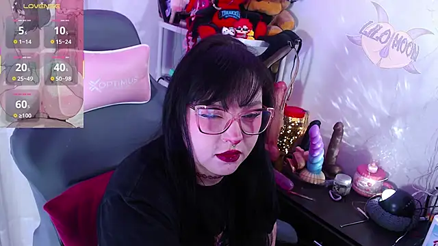 Snapshot of LiloMoon69 chatting on October 14, 2025, 2:29 pm LiloMoon69 online show from October 14, 2025, 2:29 pm