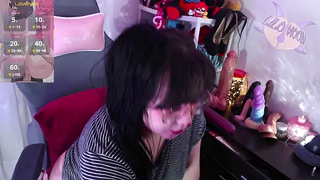 Snapshot of LiloMoon69 chatting on October 21, 2025, 5:02 pm LiloMoon69 online show from October 21, 2025, 5:02 pm