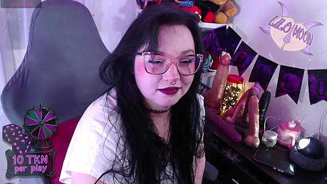 Snapshot of LiloMoon69 chatting on November 5, 2025, 4:51 pm LiloMoon69 online show from November 5, 2025, 4:51 pm