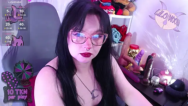 Snapshot of LiloMoon69 chatting on November 7, 2025, 1:11 pm LiloMoon69 online show from November 7, 2025, 1:11 pm