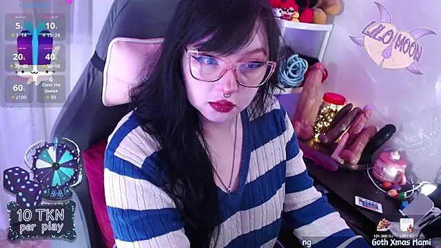 Snapshot of LiloMoon69 chatting on December 17, 2025, 2:12 pm LiloMoon69 online show from December 17, 2025, 2:12 pm