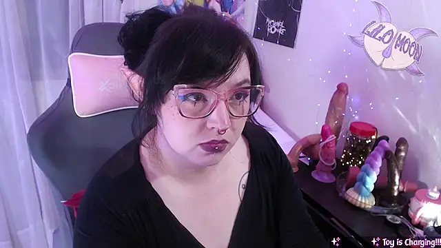 LiloMoon69 online show from May 26, 2026, 6:31 am
