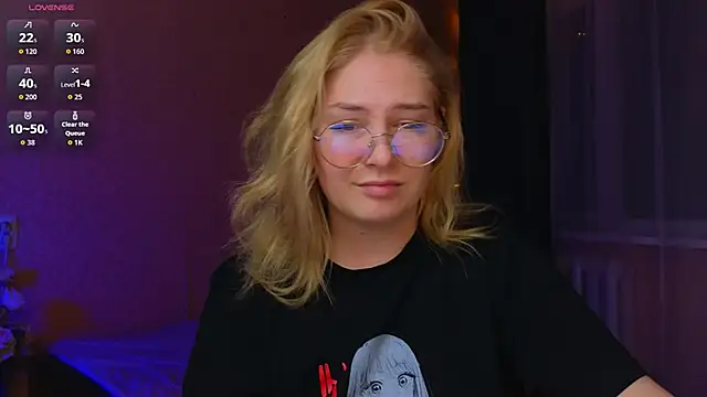 Catherine River online show from October 1, 2025, 10:49 pm