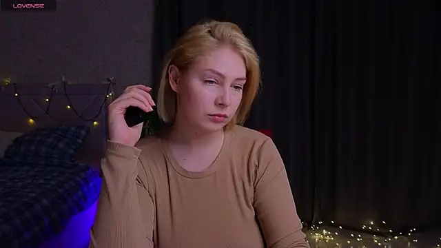 Snapshot of Catherine_River chatting on February 18, 2026, 6:04 pm Catherine River online show from February 18, 2026, 6:04 pm