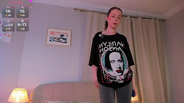 DominikaElis online show from December 22, 2025, 7:33 pm