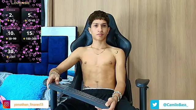  CamiloBass online show from November 13, 2025, 12:42 am