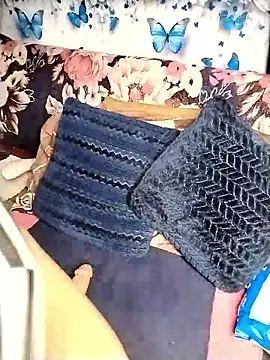 sexylaya2 online show from April 7, 2026, 5:35 pm