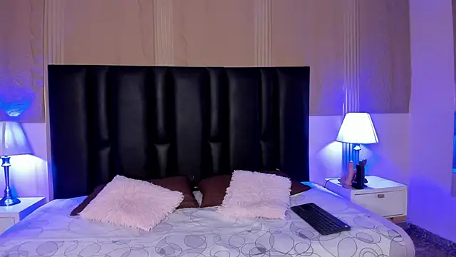 Milf meli online show from December 3, 2025, 7:12 pm