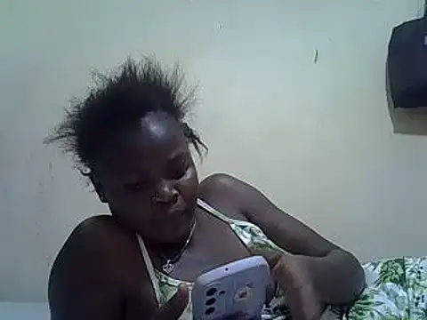 Snapshot of pretty_vivy chatting on February 18, 2025, 4:37 pm pretty vivy online show from February 18, 2025, 4:37 pm