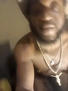 Snapshot of Melikebellamy32 chatting on March 17, 2026, 8:28 am Melikebellamy32 online show from March 17, 2026, 8:28 am