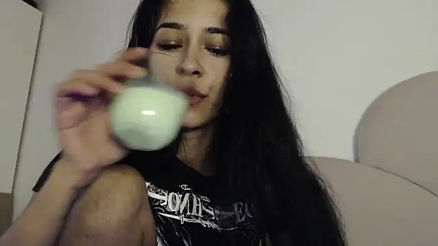 karmen24K online show from March 7, 2025, 9:06 pm