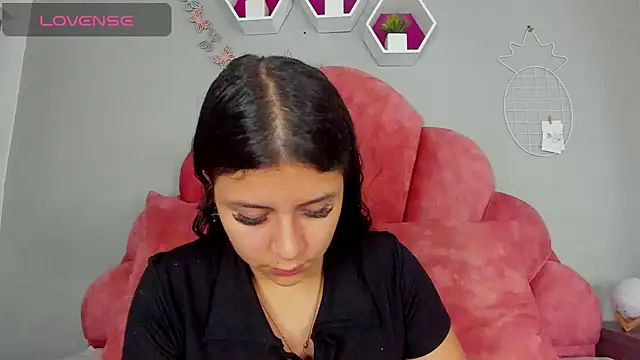 Snapshot of EngelStone chatting on December 24, 2024, 11:49 am EngelStone online show from December 24, 2024, 11:49 am
