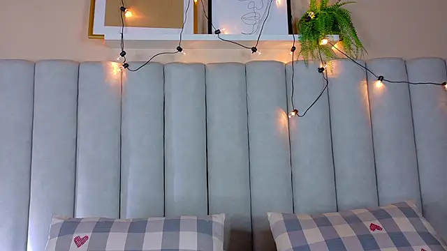 Snapshot of EngelStone chatting on October 29, 2025, 8:10 pm EngelStone online show from October 29, 2025, 8:10 pm