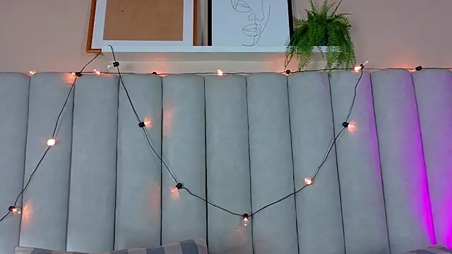 Snapshot of EngelStone chatting on November 7, 2025, 7:36 pm EngelStone online show from November 7, 2025, 7:36 pm