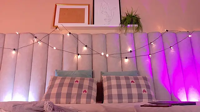 Snapshot of EngelStone chatting on November 10, 2025, 7:46 pm EngelStone online show from November 10, 2025, 7:46 pm