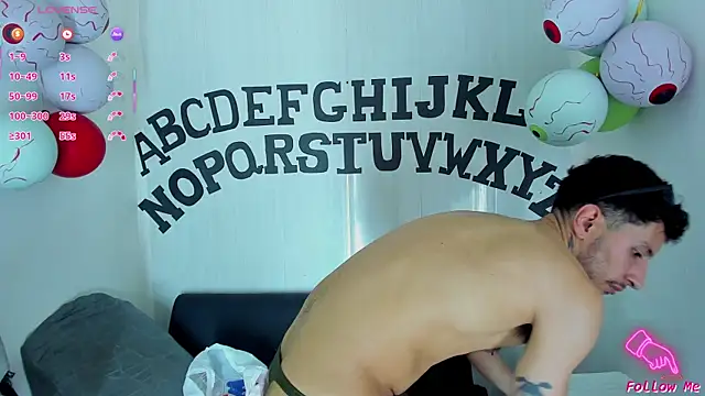 Piggy Eddy online show from October 19, 2025, 8:42 pm